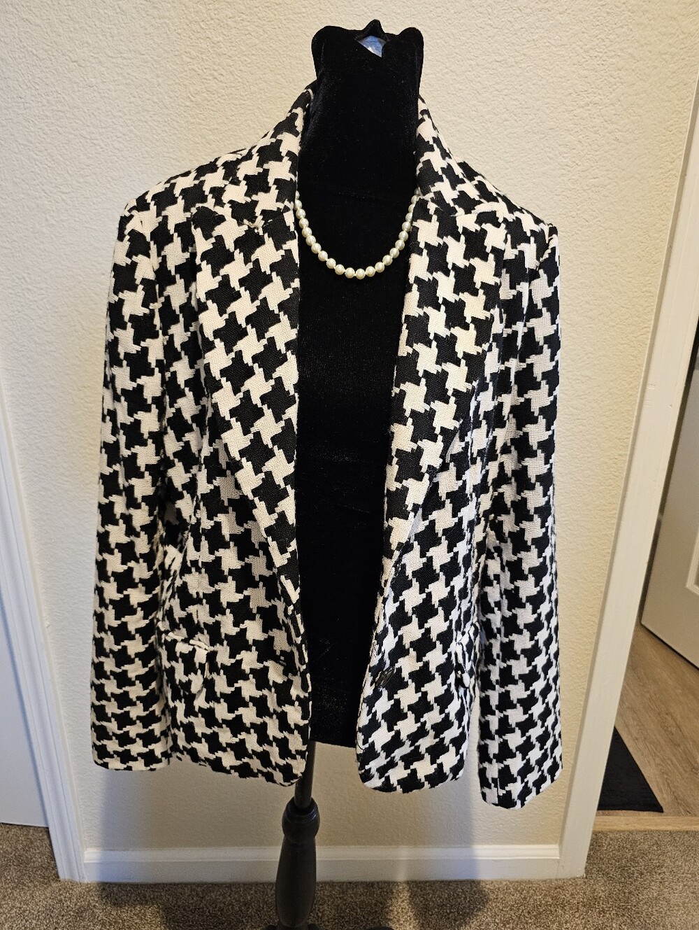 George Black & White Houndstooth Blazer - Picture 2 of 4